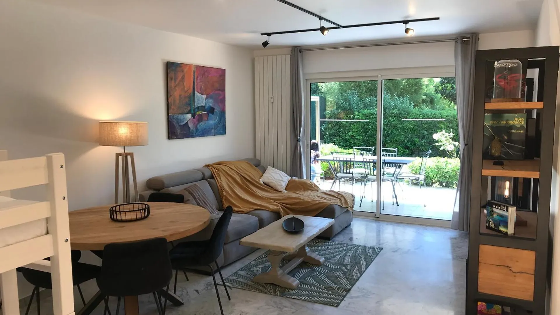 Daire Rez De Jardin En Bord De Mer Cagnes-sur-Mer Fransa
